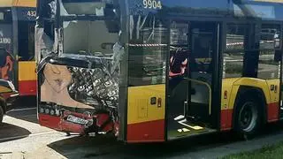 Zderzenie kampera z autobusem miejskim