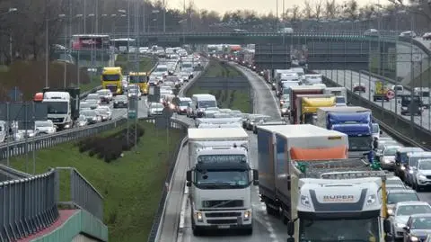 Zderzenie czterech samochodów na trasie S8