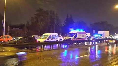 Karetka i dwa auta osobowe. Zderzenie w Jerozolimskich 