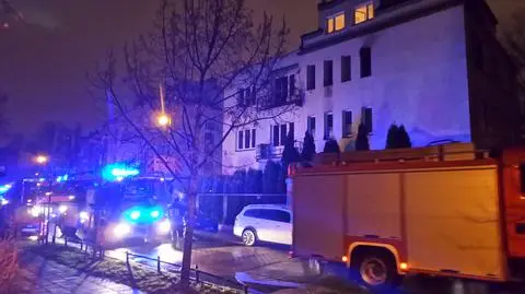 Pożar na Saskiej Kępie. Jedna osoba trafiła do szpitala