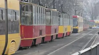 Tramwaje stanęły też na Marszałkowskiej