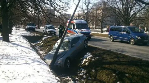 Wjechał do rowu. Dostał mandat