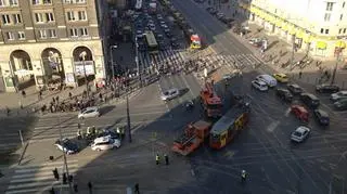 Wykolejenie tramwaju na skrzyżowaniu