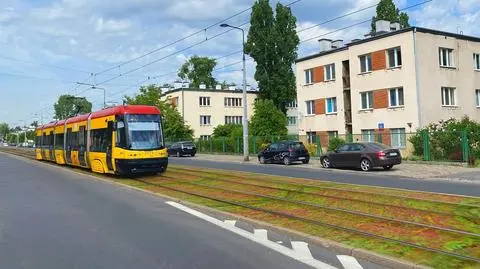 Jeden kierunek na Obozowej. Zaczynają remont torowiska