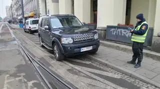 Auto zablokowało przejazd tramwajów