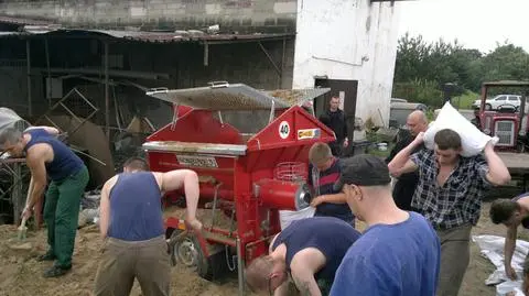 Więźniowie na pomoc mieszkańcom