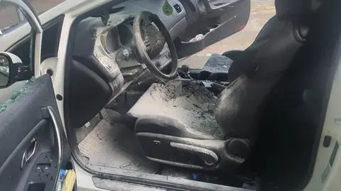 Wybita szyba i podpalone auto. "Tłumaczył, że zniszczył samochód, bo był zły na swoją partnerkę"