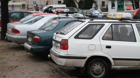 Co czwarta taksówka jeździ "na lewo"