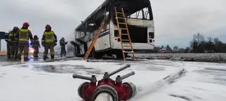 Pożar wojskowego autobusu na trasie S7