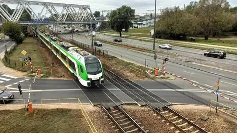 Na przejeździe kolejowym powstanie chodnik z przejściem dla pieszych 