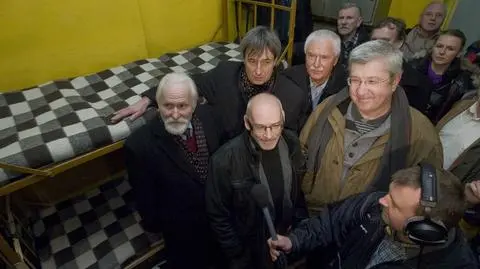 Dawni internowani odwiedzili areszt na Białołęce