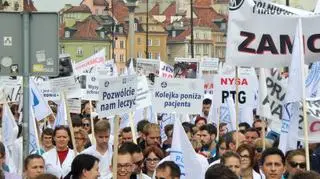 Służba zdrowia protestuje w Warszawie