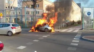 Pożar auta na Woli 