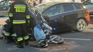 Wypadek z udziałem motocyklisty na Koszykowej