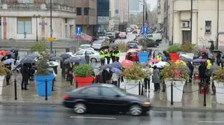 Czytanie na placu Powstańców Warszawy