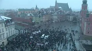 Na pl. Zamkowym zbierają się antyfaszyści