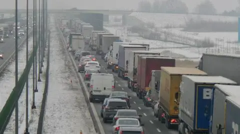 Kolizja na autostradzie. Korek miał osiem kilometrów