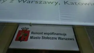 Reklama na rogu Złotej i Zgoda