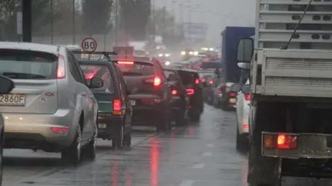 Ciężki poranek na ulicach. Kolizje i zepsute światła