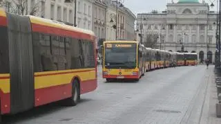 Autobus zablokował Krakowskie Przedmieście