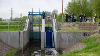 Mała elektrownia wodna na ujściu ze Stawu Służewieckiego