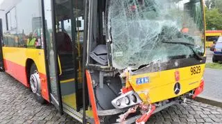 Nowy autobus uległ wypadkowi