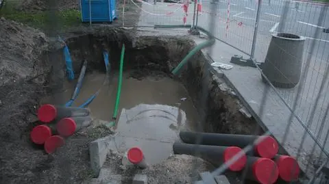 Wodociągowcy pracują przy uszkodzonym kanale Rudawki