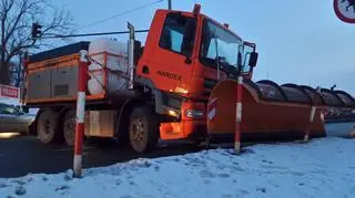 Pług utknął w Alejach Jerozolimskich