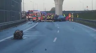 Tragiczny wypadek na S8. Ford uderzył w bariery, nie żyje pasażerka