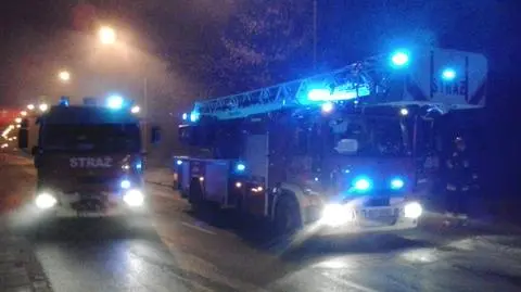 Pożar domu na Siekierkach. Dwie osoby podtrute 