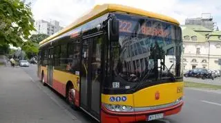 Po Warszawie jeździ 10 takich autobusów