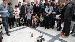 Roboty w auli Politechniki Warszawskiej