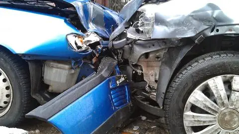 Kolizja na Latarnika. Kierowca uciekł