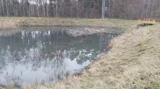 Zbiornik na tyłach oczyszczalni Cyraneczka