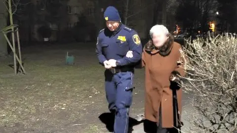 93-latka wyszła z domu na spacer, nie potrafiła sama wrócić. Błąkała się po Grochowie 