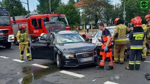 Dwie osoby w szpitalu po zderzeniu na Mokotowie