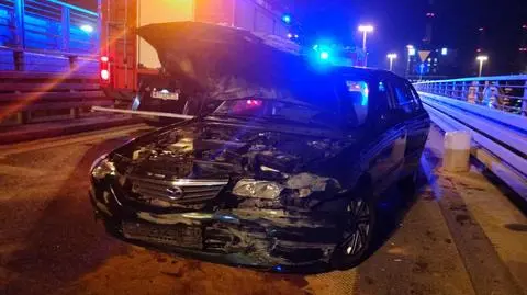 Nietrzeźwy kierowca wjechał w bariery przy zjeździe z trasy S8