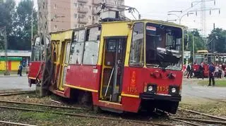 W poniedziałek na skrzyżowaniu doszło do wykolejenia tramwaju fot. Tomasz Zieliński/tvnwarszawa.pl