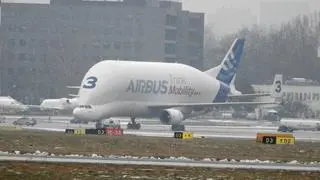 Airbus Beluga na lotnisku Chopina