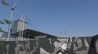 Mural na murze stadionu przy Konwiktorskiej 6