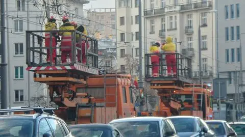 Dźwig zerwał przewody. Tramwaje jeździły objazdami