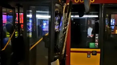 Po zderzeniu autobusów na przystanku "z inicjatywy spółki i kierowców, przeprowadzono badania toksykologiczne" 