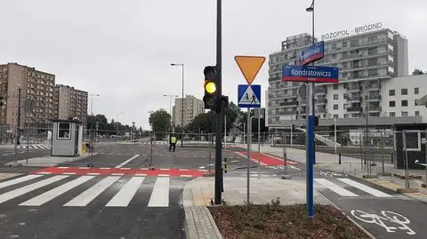 Zapowiedzieli otwarcie fragmentu Kondratowicza. Przez usterkę sygnalizacji ulica wciąż pozostaje zamknięta