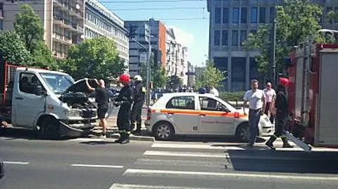 Wjechał pod tramwaj na Marszałkowskiej