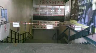 Przejście jest nadal zamnięte