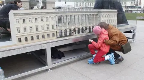 Miniaturowy Pałac Saski stanął na placu Piłsudskiego 
