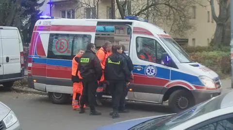 Pacjent zastraszył załogę pogotowia. "Twierdził, że ma broń, uderzył lekarza"