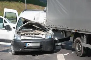 Wypadek na zjeździe z POW