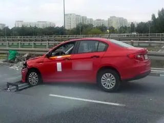 Pijany kierowca rozbił samochód na wiadukcie