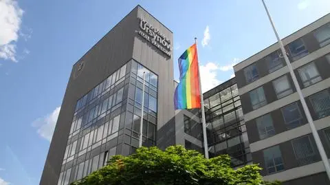 Tęczowa flaga nad Ursynowem